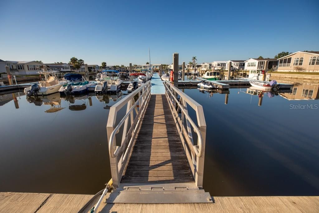 На продажу: $33,000 (0.10 acres)