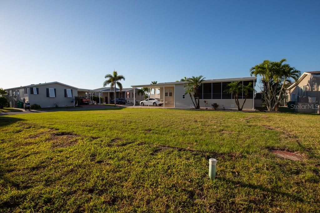 На продажу: $33,000 (0.10 acres)