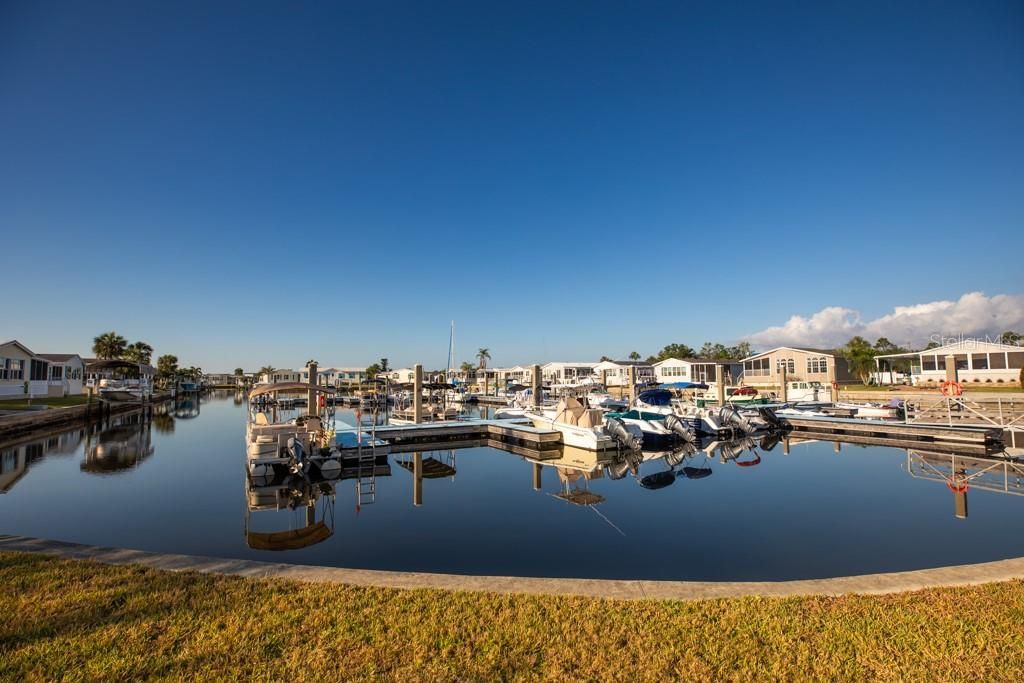 На продажу: $33,000 (0.10 acres)