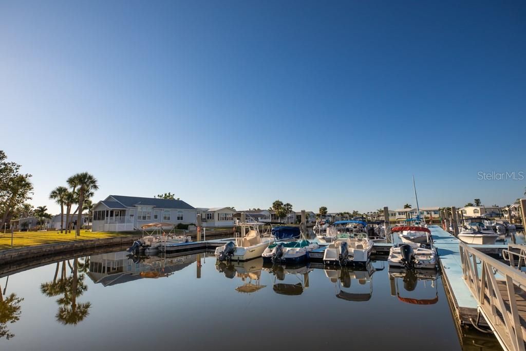 На продажу: $33,000 (0.10 acres)