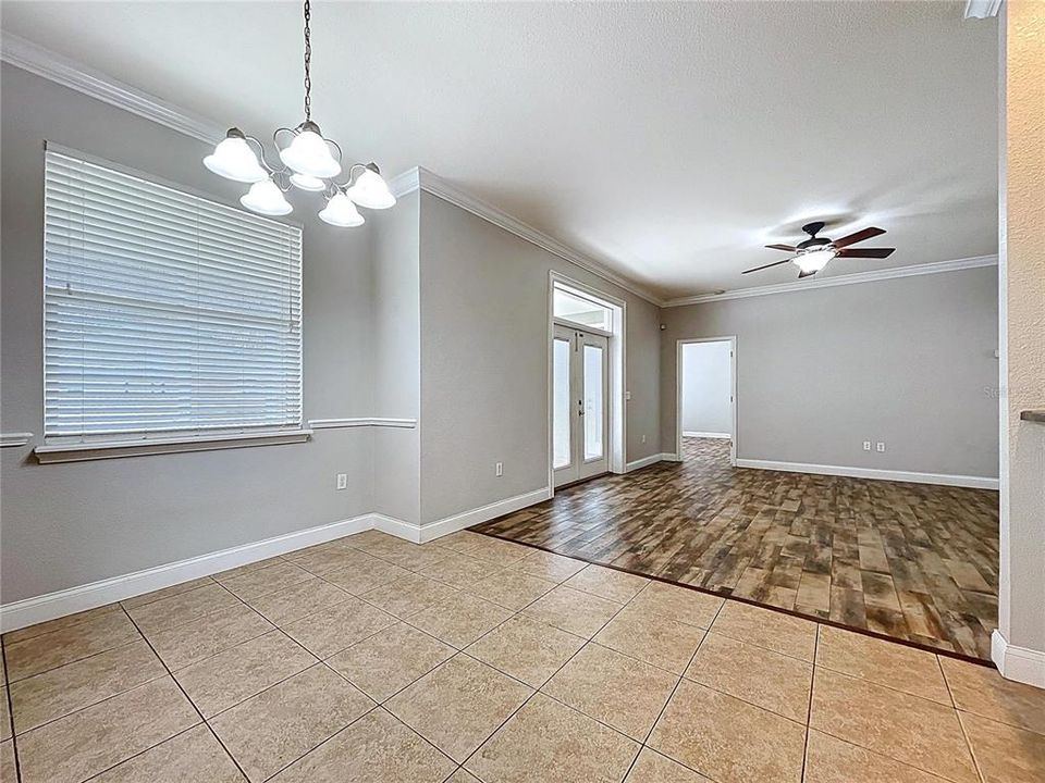 For Sale: $315,000 (3 beds, 2 baths, 1533 Square Feet)