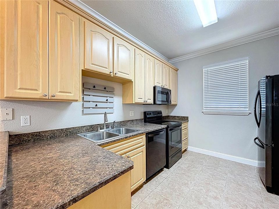 For Sale: $315,000 (3 beds, 2 baths, 1533 Square Feet)