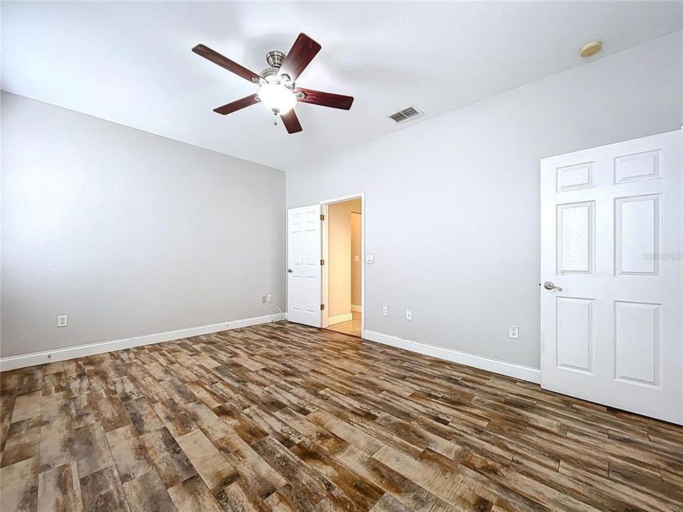 For Sale: $315,000 (3 beds, 2 baths, 1533 Square Feet)