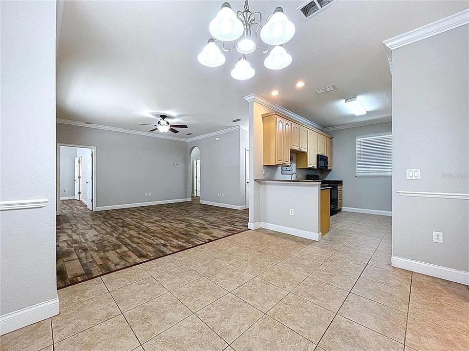 For Sale: $315,000 (3 beds, 2 baths, 1533 Square Feet)