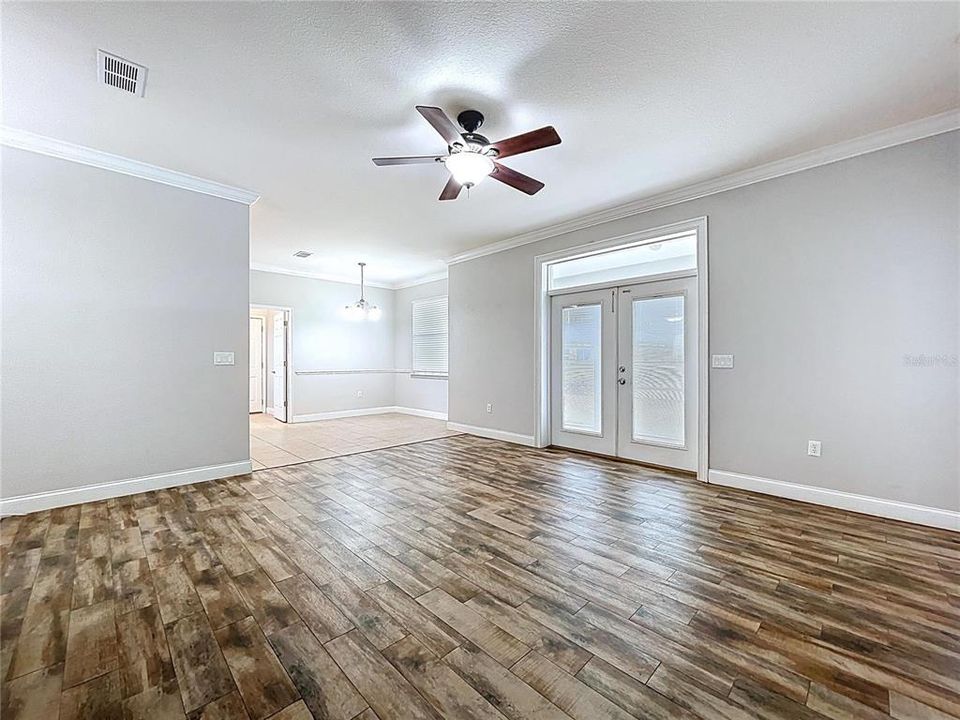 For Sale: $315,000 (3 beds, 2 baths, 1533 Square Feet)