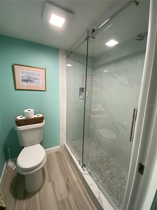 For Sale: $372,000 (2 beds, 2 baths, 1025 Square Feet)