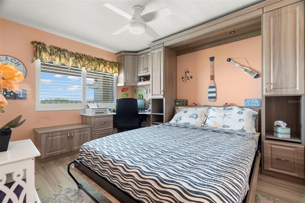 For Sale: $372,000 (2 beds, 2 baths, 1025 Square Feet)