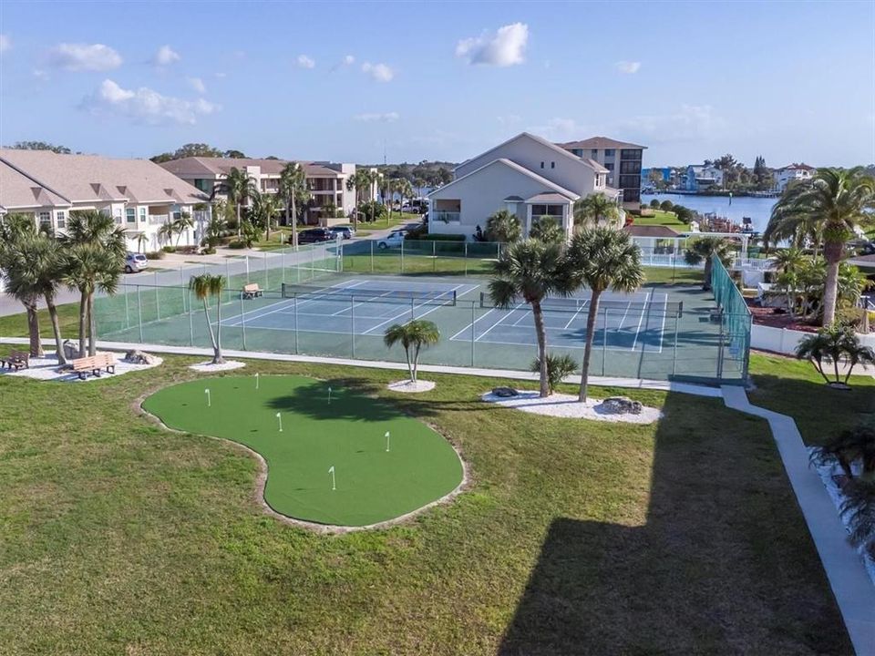 For Sale: $372,000 (2 beds, 2 baths, 1025 Square Feet)