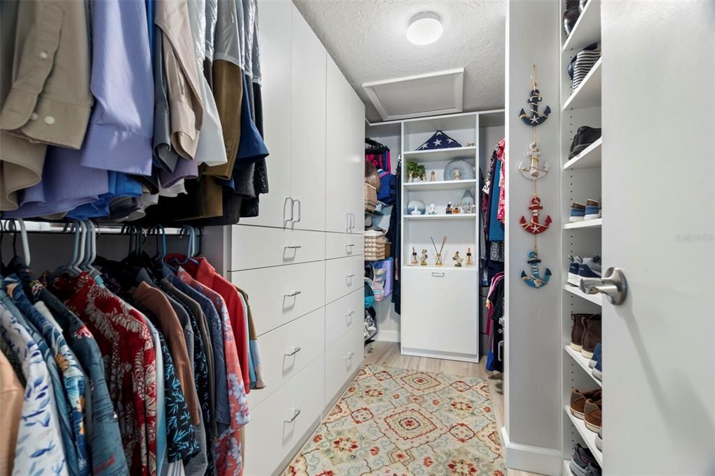 For Sale: $372,000 (2 beds, 2 baths, 1025 Square Feet)