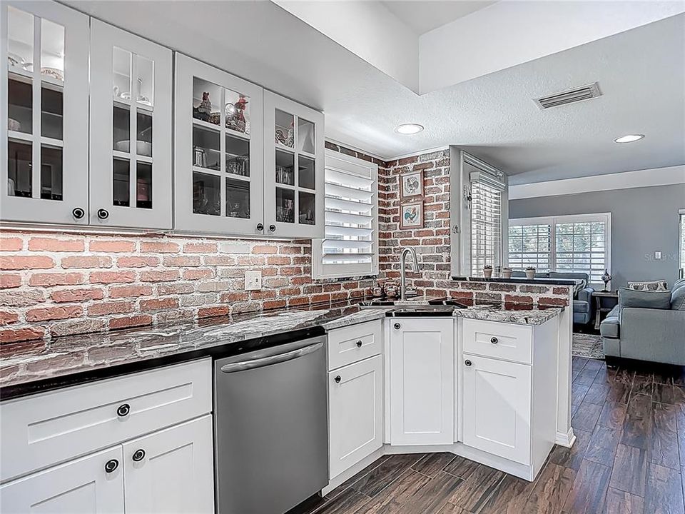 For Sale: $290,000 (3 beds, 2 baths, 1534 Square Feet)