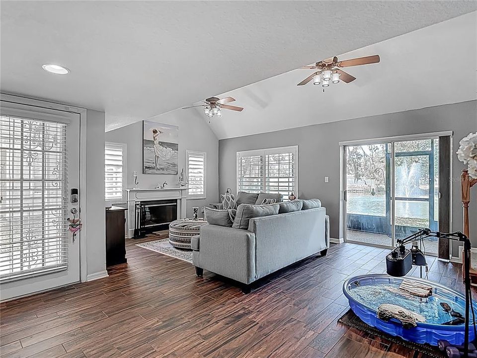 For Sale: $290,000 (3 beds, 2 baths, 1534 Square Feet)