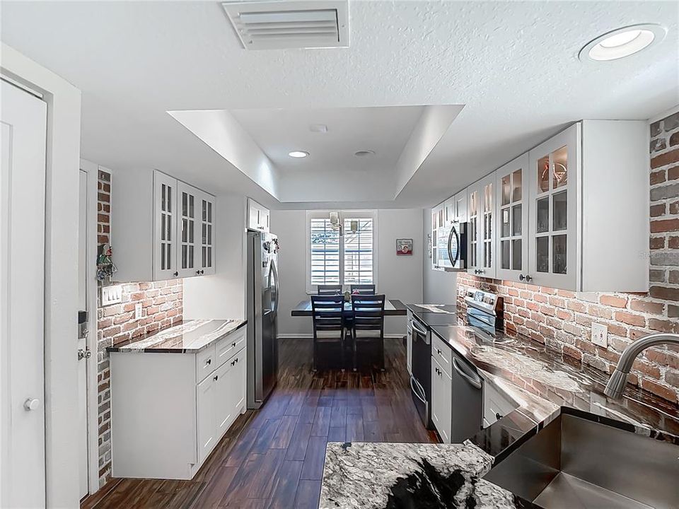 For Sale: $290,000 (3 beds, 2 baths, 1534 Square Feet)