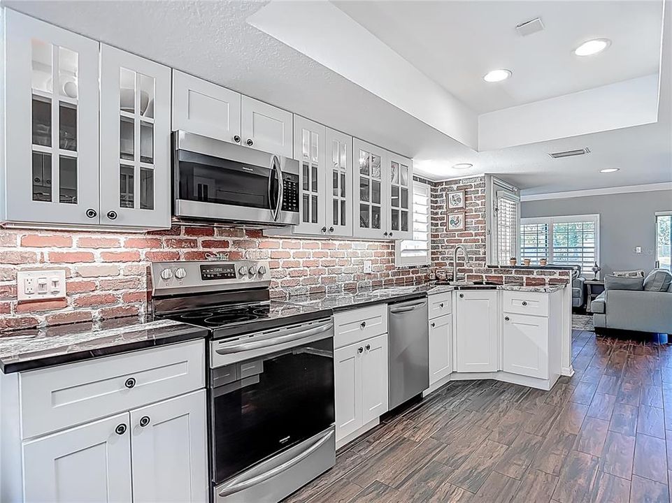 For Sale: $290,000 (3 beds, 2 baths, 1534 Square Feet)