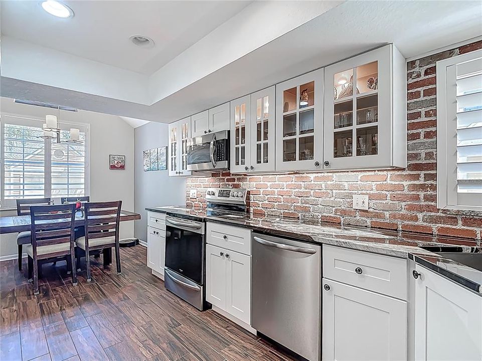 For Sale: $290,000 (3 beds, 2 baths, 1534 Square Feet)