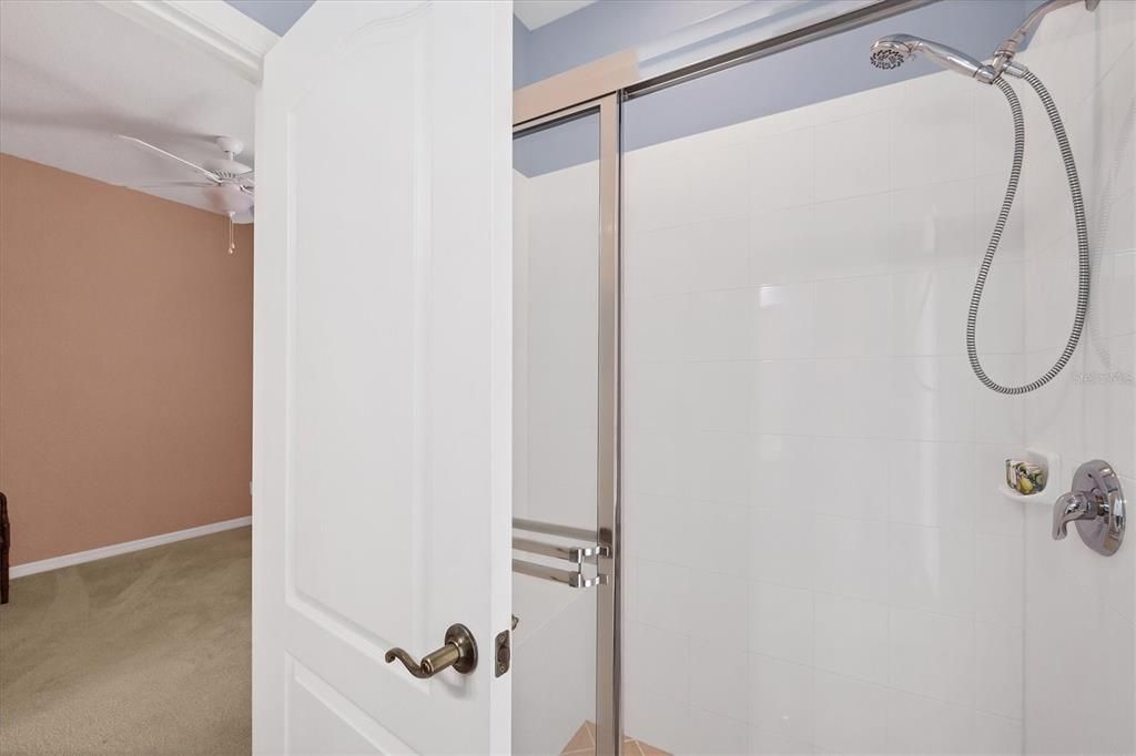 En Venta: $599,999 (4 camas, 3 baños, 2714 Pies cuadrados)