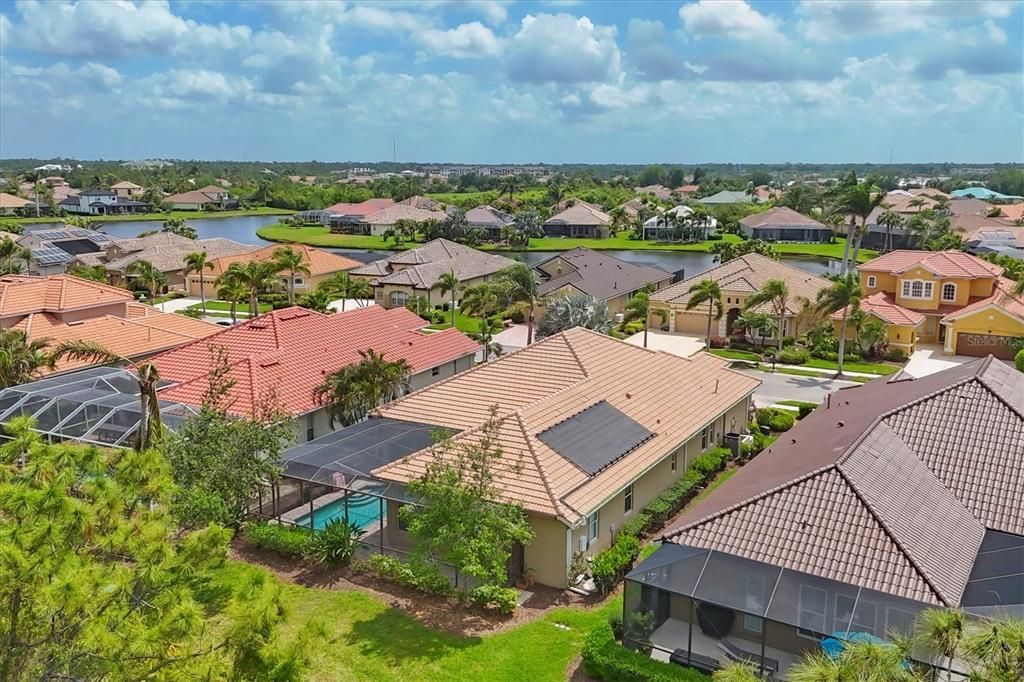 En Venta: $599,999 (4 camas, 3 baños, 2714 Pies cuadrados)