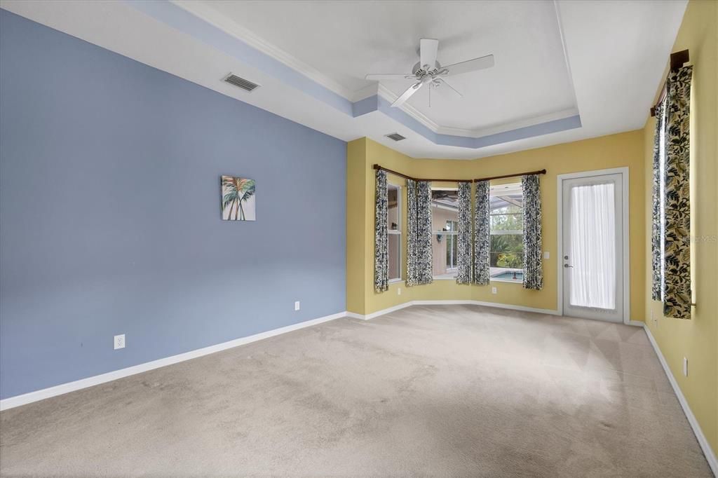 En Venta: $599,999 (4 camas, 3 baños, 2714 Pies cuadrados)