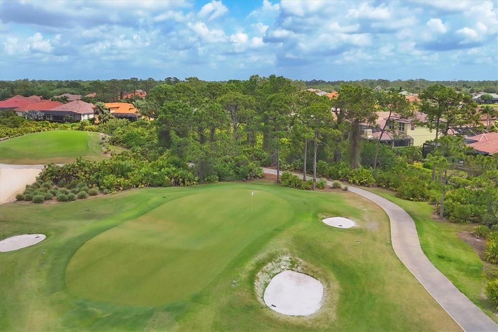 En Venta: $599,999 (4 camas, 3 baños, 2714 Pies cuadrados)