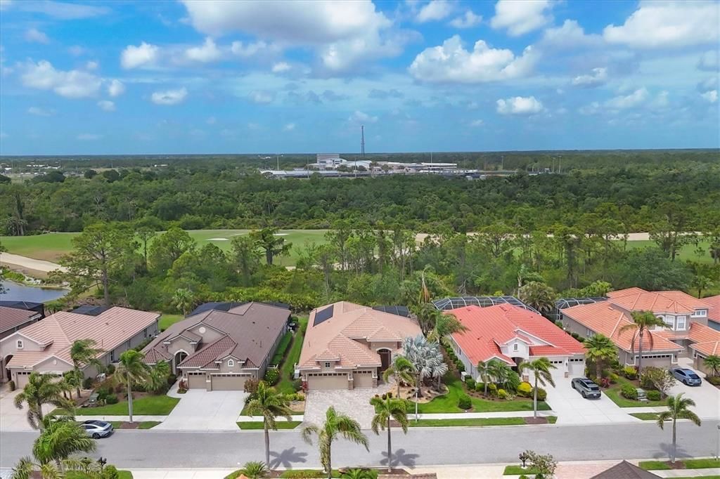 En Venta: $599,999 (4 camas, 3 baños, 2714 Pies cuadrados)