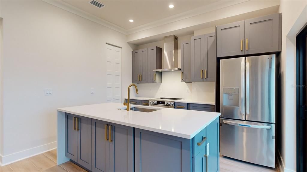 En Venta: $840,000 (4 camas, 2 baños, 2396 Pies cuadrados)