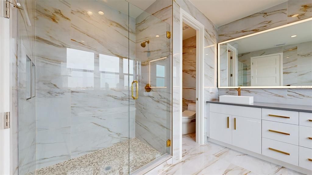 En Venta: $840,000 (4 camas, 2 baños, 2396 Pies cuadrados)