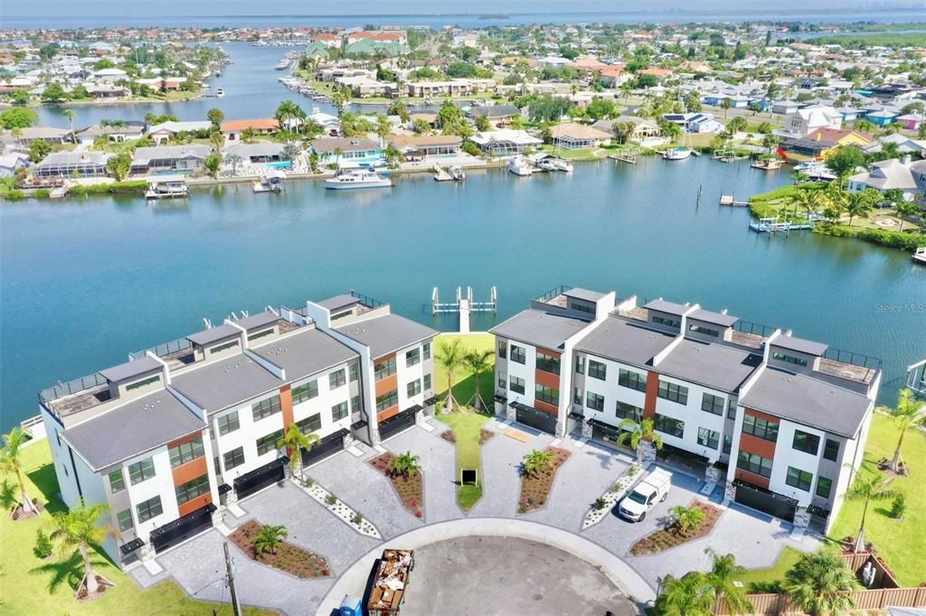 En Venta: $840,000 (4 camas, 2 baños, 2396 Pies cuadrados)