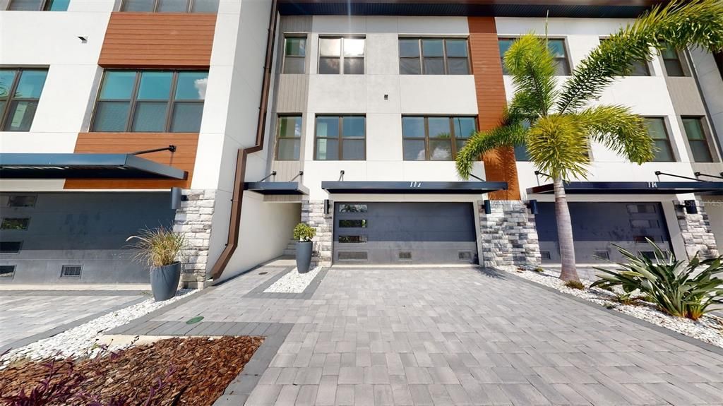 En Venta: $840,000 (4 camas, 2 baños, 2396 Pies cuadrados)