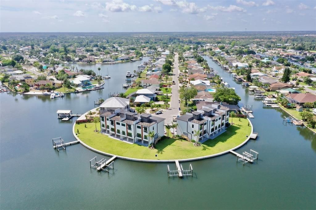 En Venta: $840,000 (4 camas, 2 baños, 2396 Pies cuadrados)