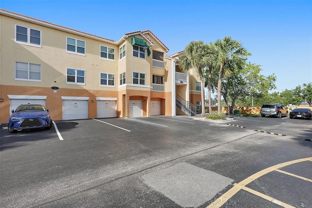 Recently Sold: $284,900 (2 beds, 2 baths, 925 Square Feet)