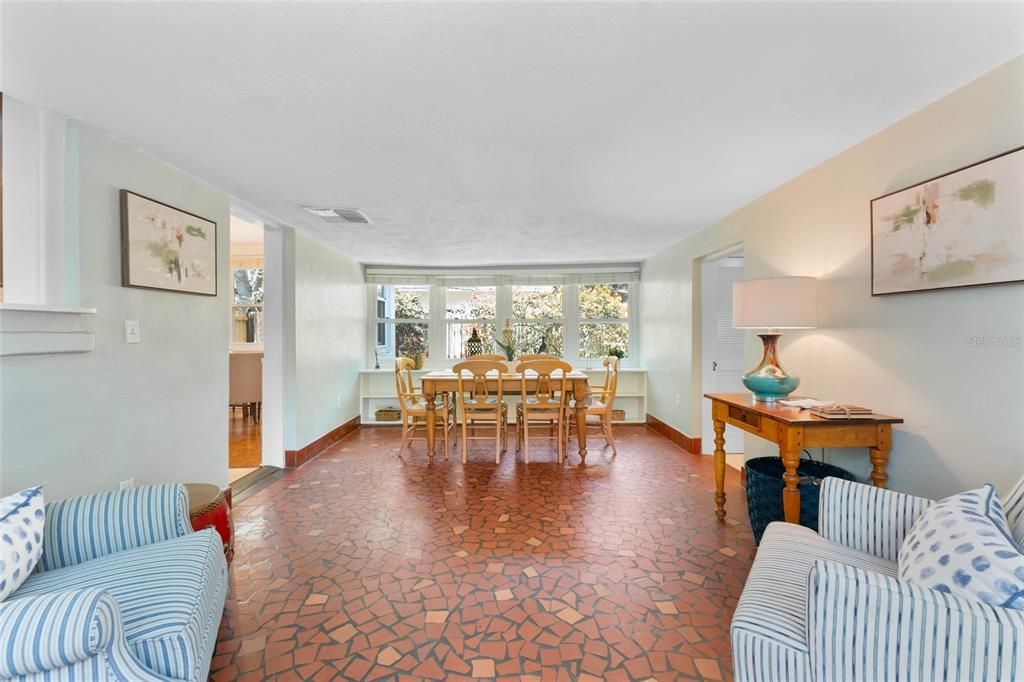 For Sale: $1,124,000 (3 beds, 2 baths, 1784 Square Feet)