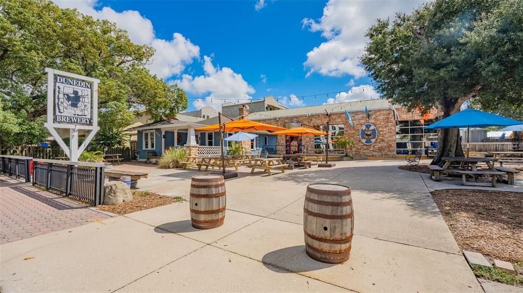 For Sale: $1,124,000 (3 beds, 2 baths, 1784 Square Feet)