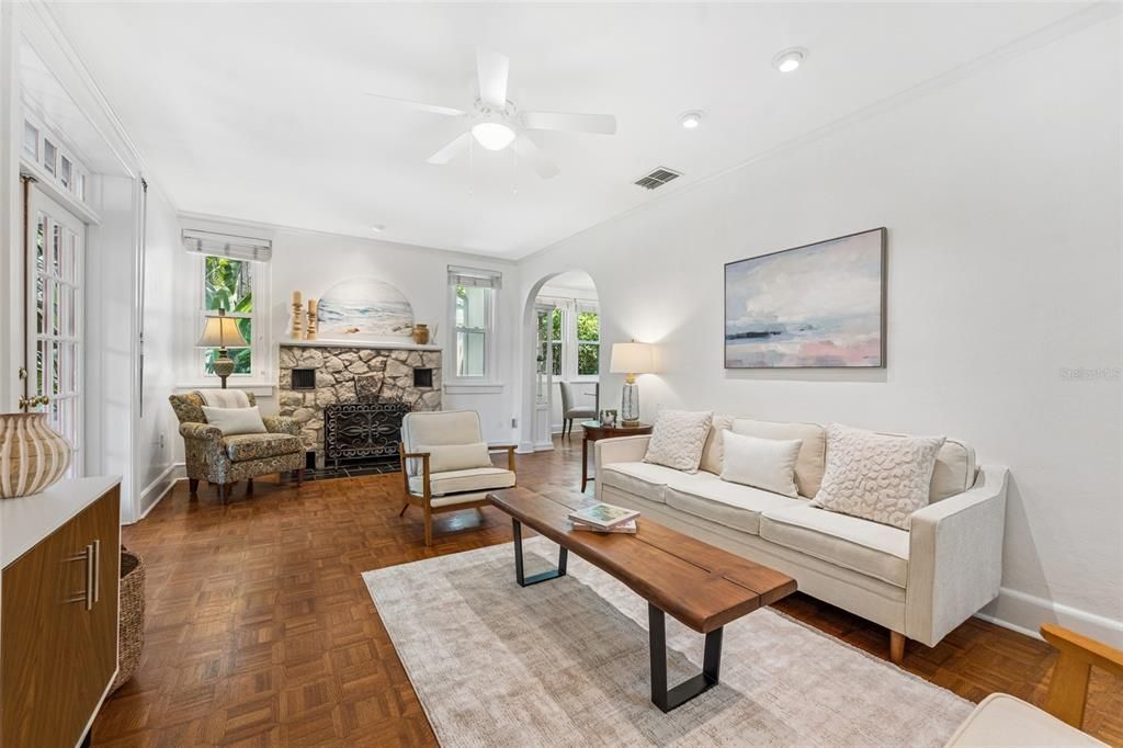 For Sale: $1,124,000 (3 beds, 2 baths, 1784 Square Feet)