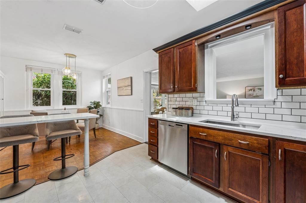For Sale: $1,124,000 (3 beds, 2 baths, 1784 Square Feet)