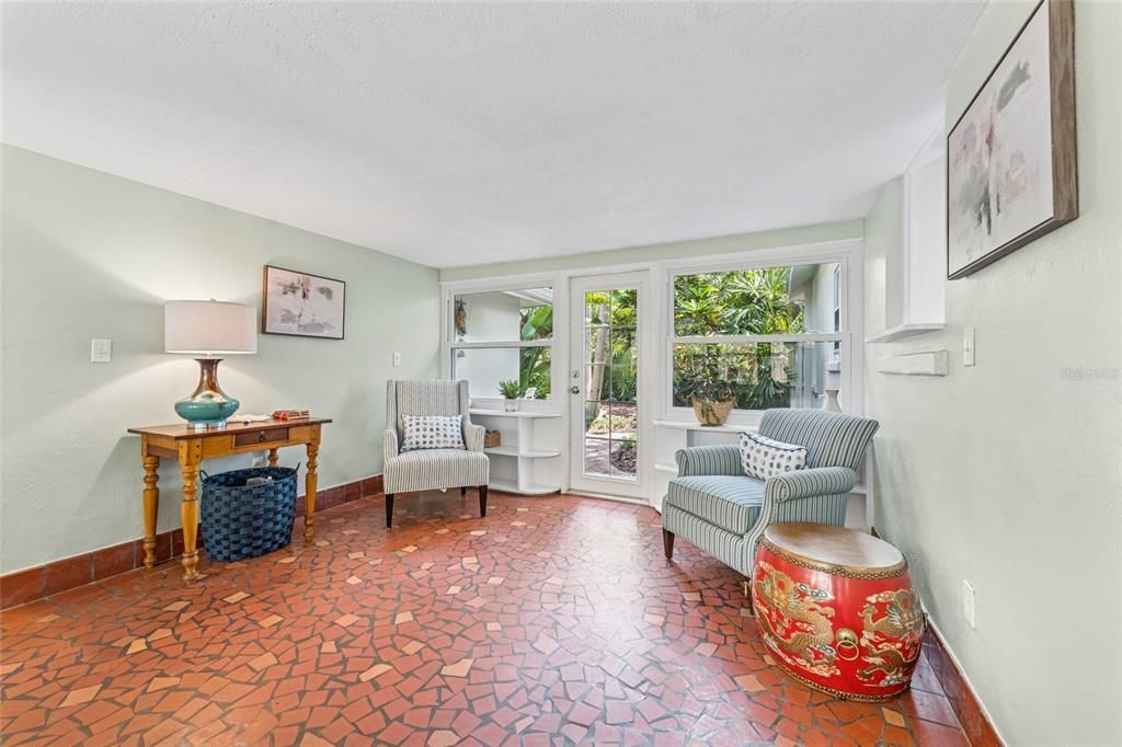 For Sale: $1,124,000 (3 beds, 2 baths, 1784 Square Feet)