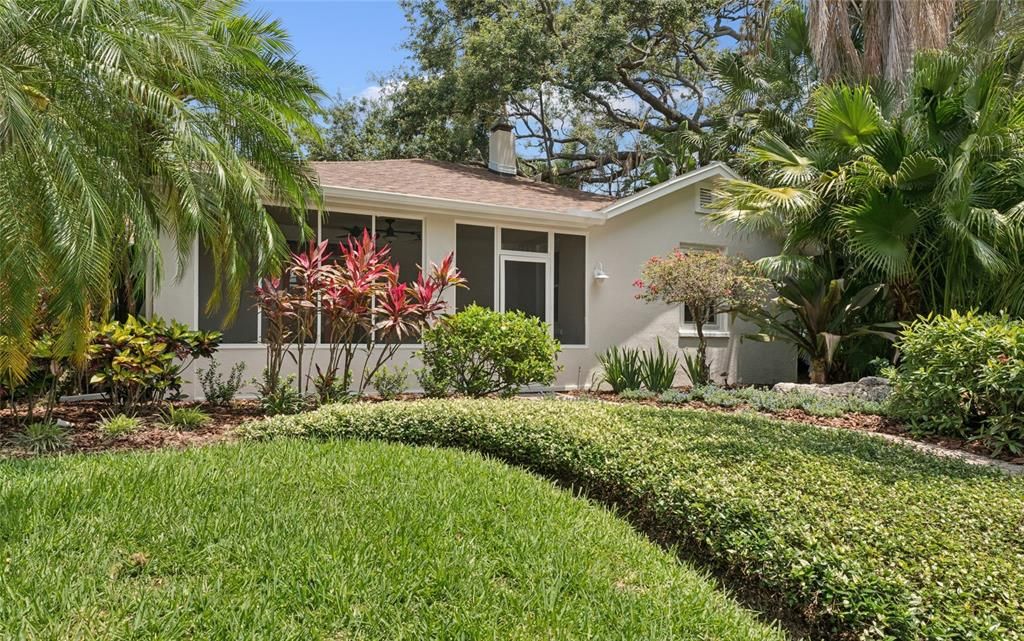 Landscaped to bring out the best in our Florida foliage