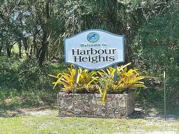 На продажу: $121,900 (0.28 acres)