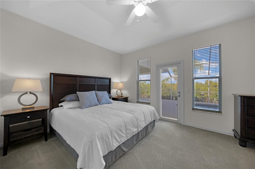 For Sale: $649,900 (4 beds, 3 baths, 2562 Square Feet)