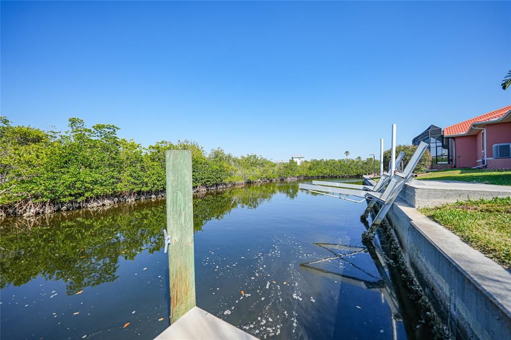 For Sale: $649,900 (4 beds, 3 baths, 2562 Square Feet)