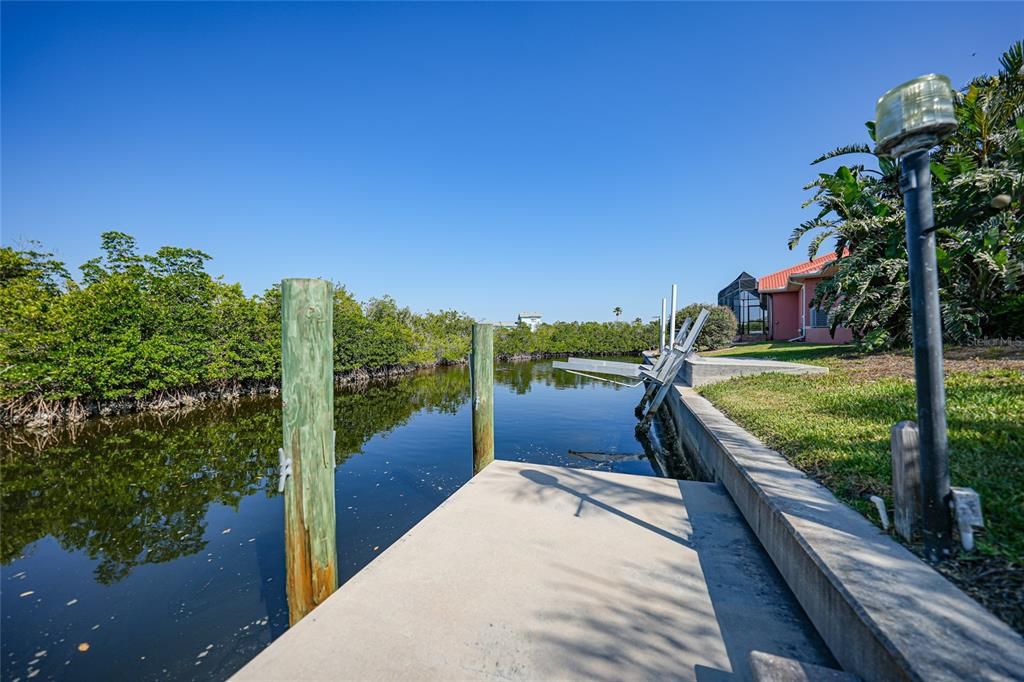 For Sale: $649,900 (4 beds, 3 baths, 2562 Square Feet)