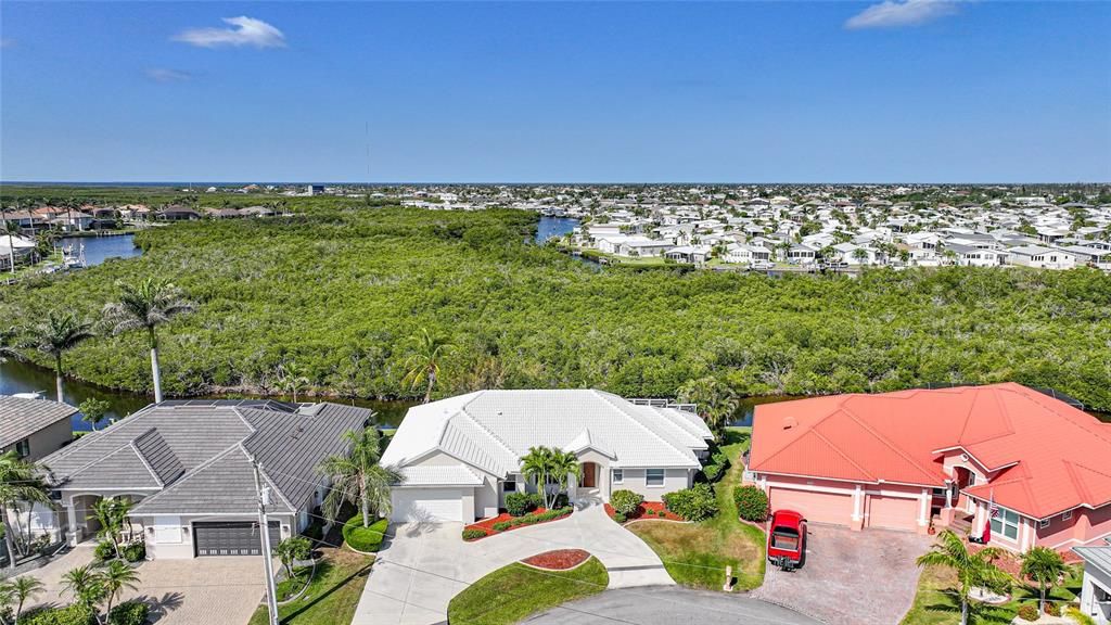 For Sale: $649,900 (4 beds, 3 baths, 2562 Square Feet)