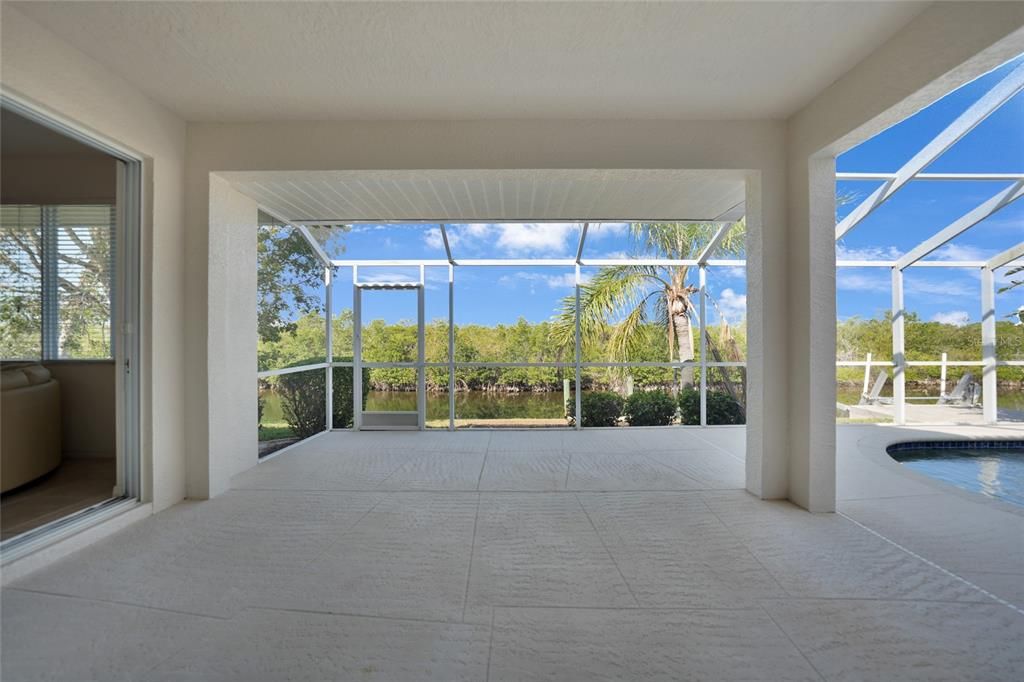 For Sale: $649,900 (4 beds, 3 baths, 2562 Square Feet)