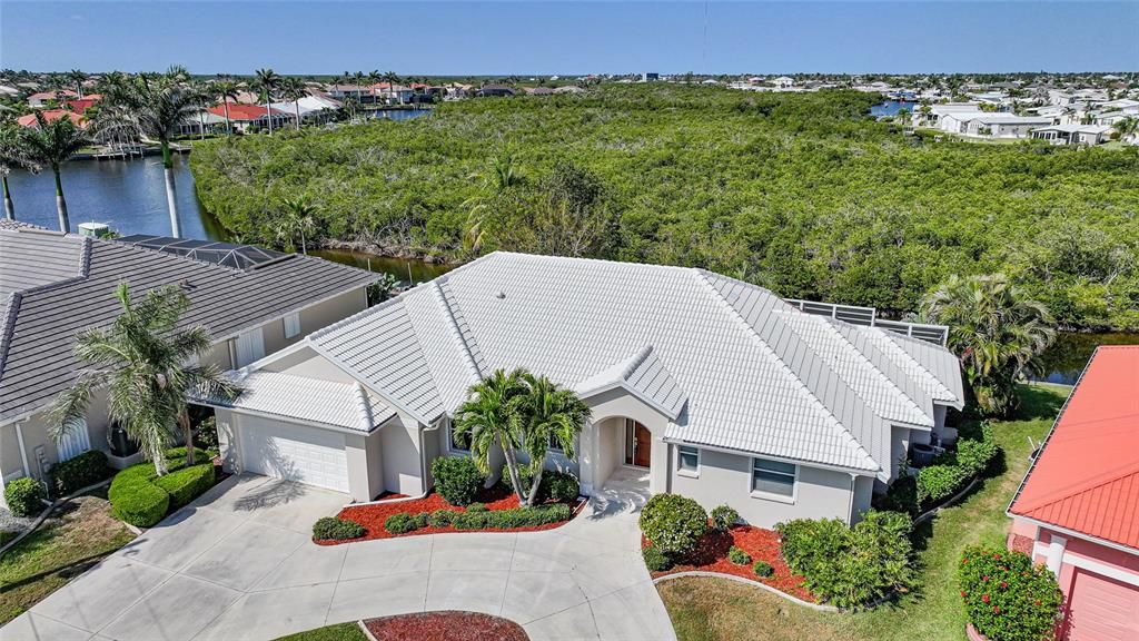 For Sale: $649,900 (4 beds, 3 baths, 2562 Square Feet)