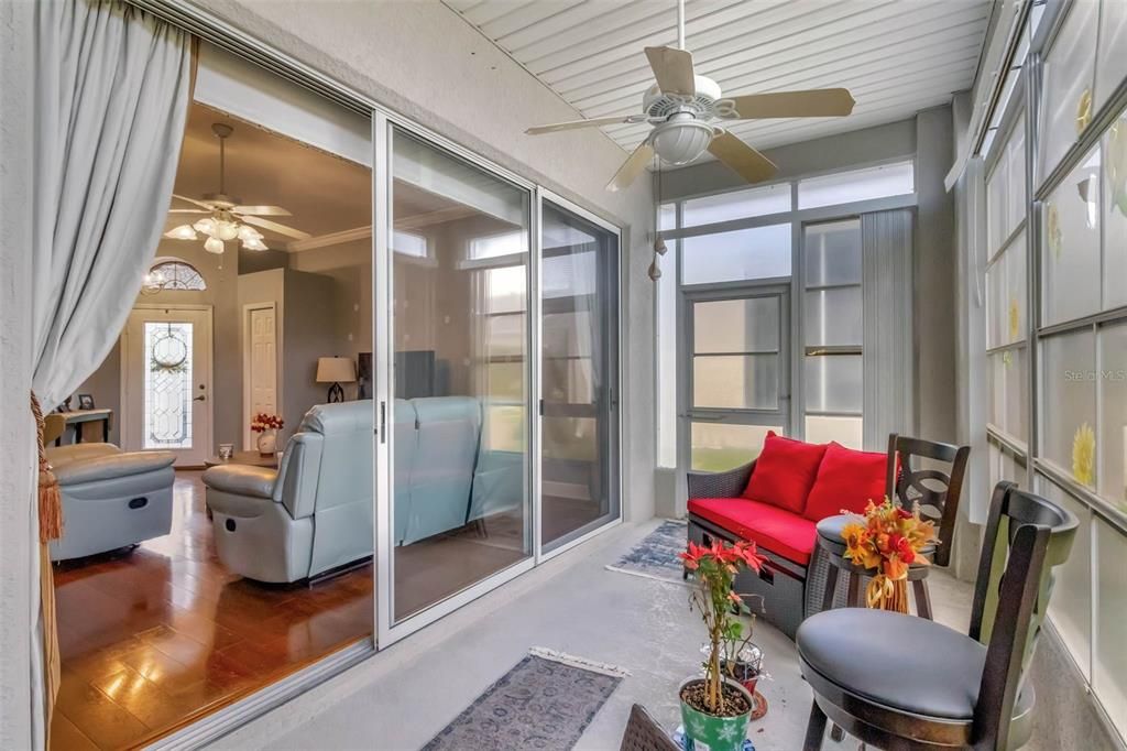 For Sale: $285,000 (3 beds, 2 baths, 1594 Square Feet)