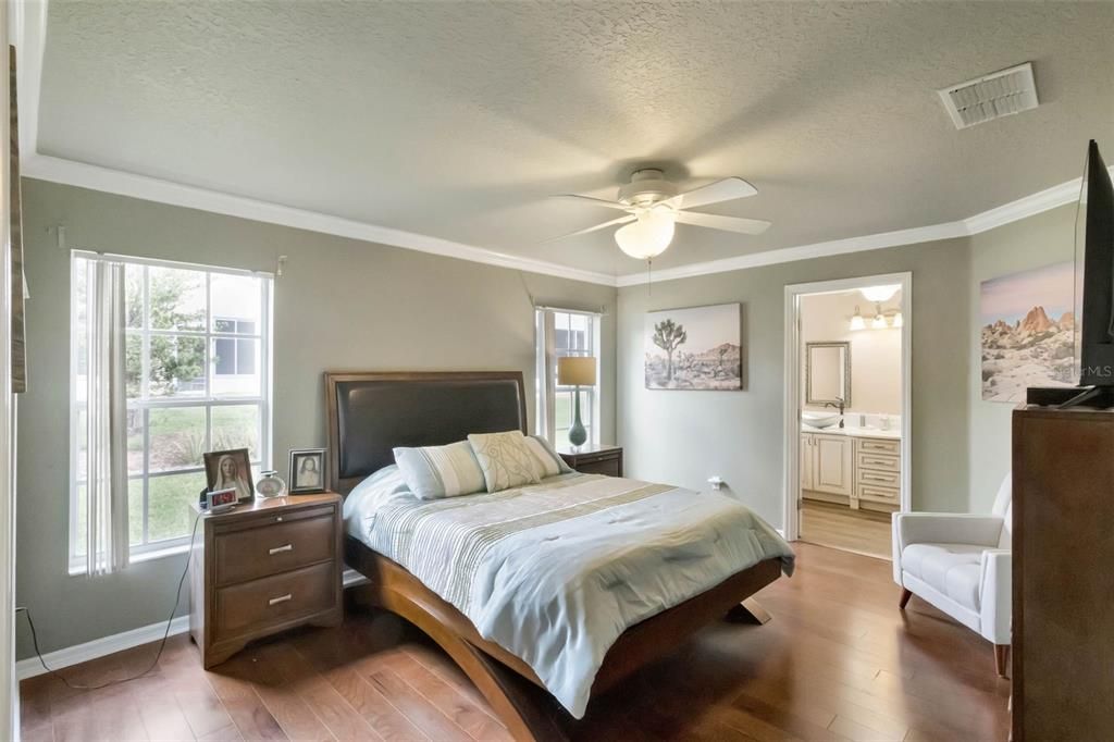 For Sale: $285,000 (3 beds, 2 baths, 1594 Square Feet)