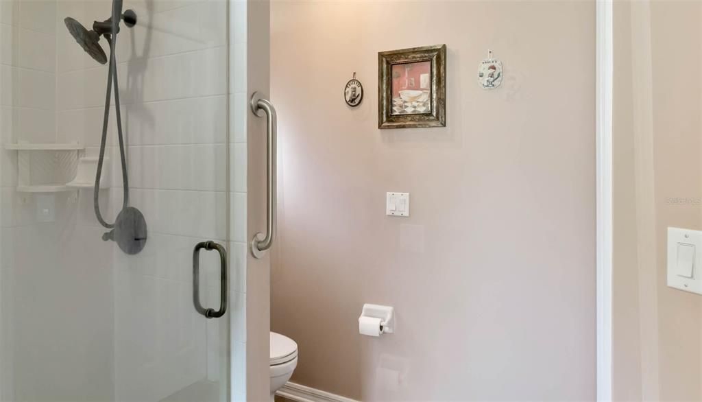 For Sale: $285,000 (3 beds, 2 baths, 1594 Square Feet)