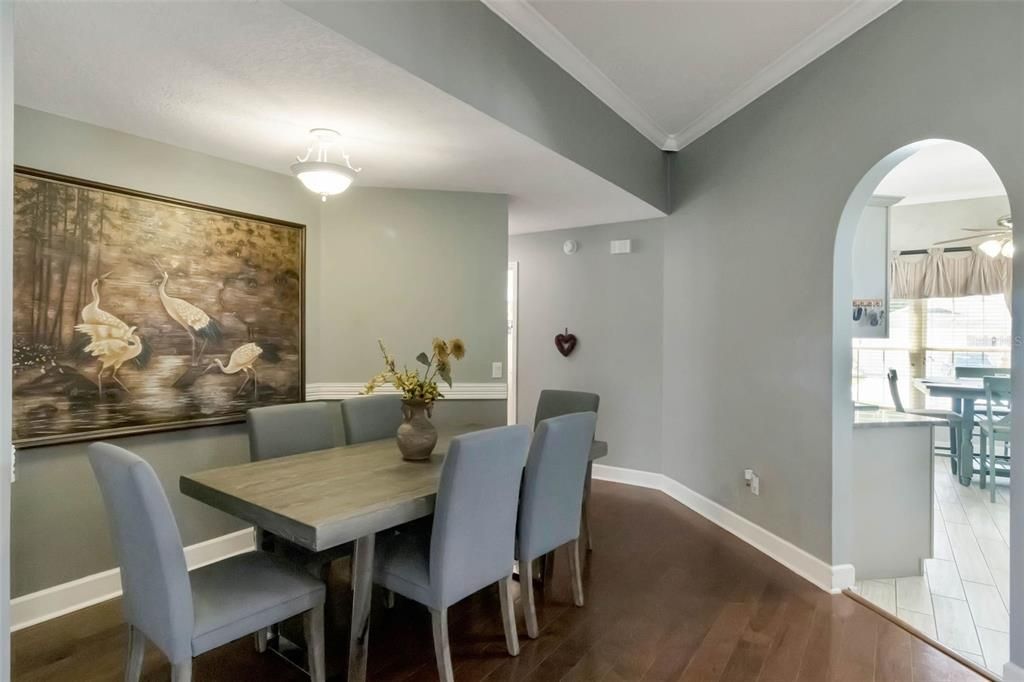 For Sale: $285,000 (3 beds, 2 baths, 1594 Square Feet)