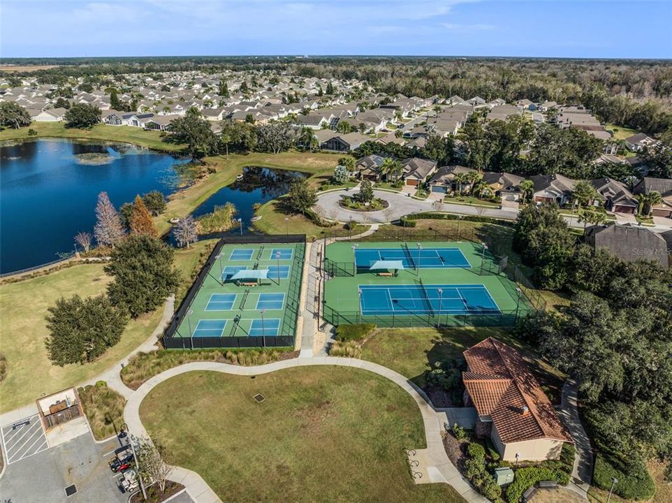 For Sale: $285,000 (3 beds, 2 baths, 1594 Square Feet)