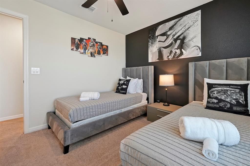 For Sale: $489,000 (5 beds, 4 baths, 2283 Square Feet)