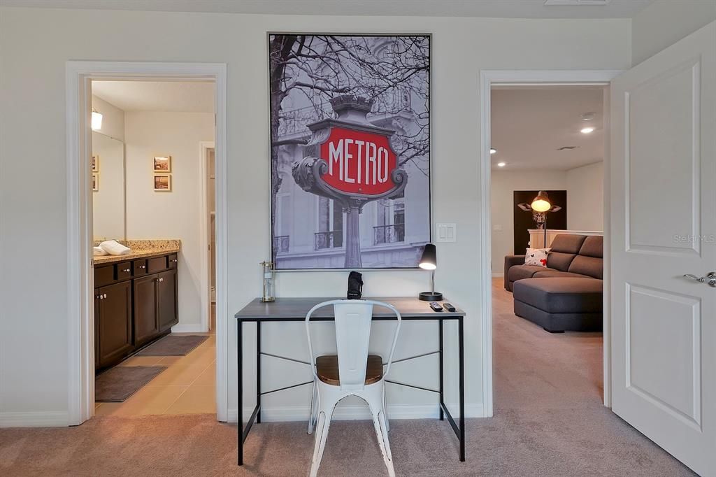 For Sale: $489,000 (5 beds, 4 baths, 2283 Square Feet)