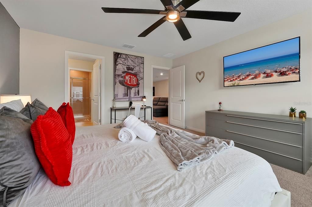 For Sale: $489,000 (5 beds, 4 baths, 2283 Square Feet)